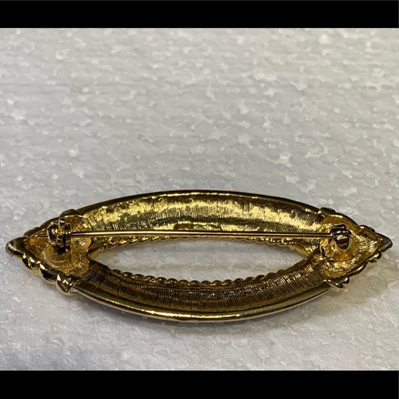 Purple Enamel with Gold Tone Accents Decorative Brooch/Pin ~Very Beautiful~ - Picture 9 of 13